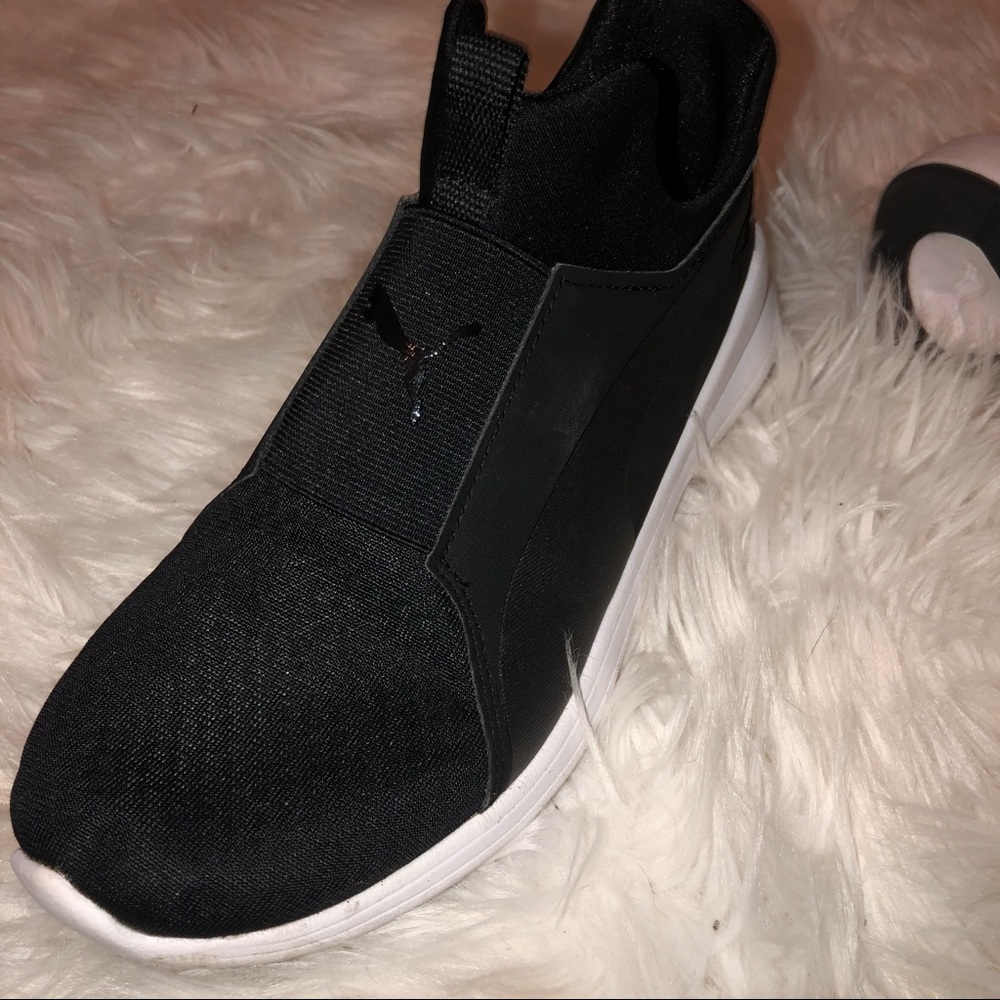 Black Puma Shoes